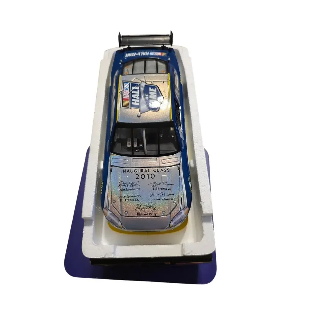NASCAR Hall of Fame Inaugural Class 2010 Action Platinum 1:24 Diecast